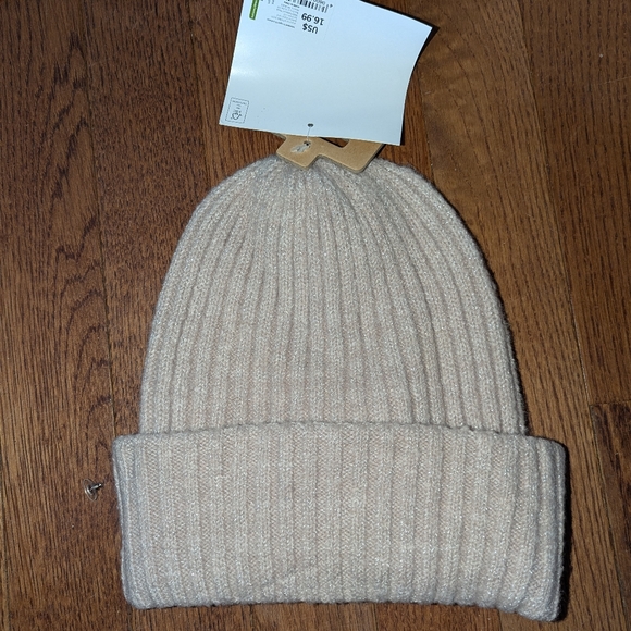 Pink sparkle winter hat - Picture 3 of 5